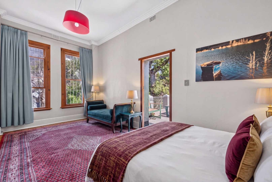 7 Bedroom Property for Sale in Oranjezicht Western Cape